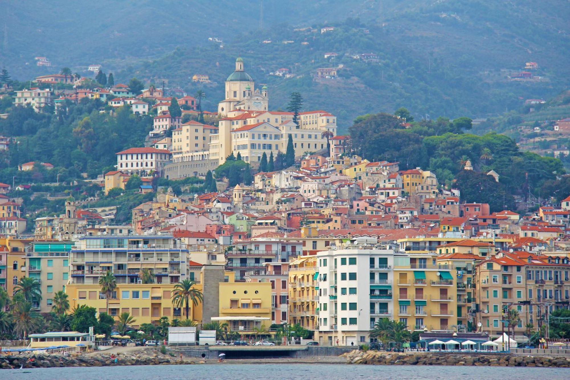 Heroes Apartment Sanremo Centro - Happy Rentals Bagian luar foto