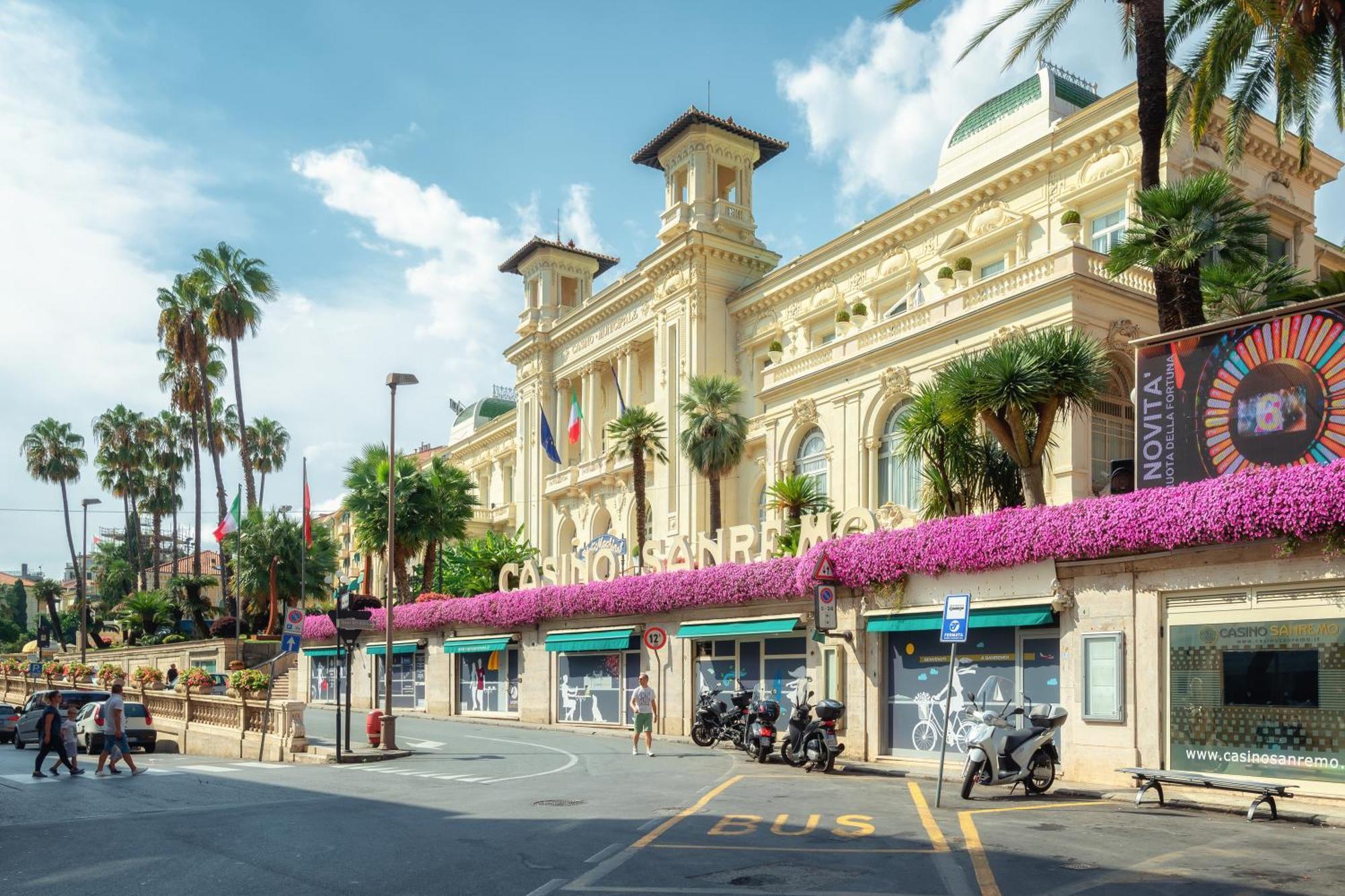 Heroes Apartment Sanremo Centro - Happy Rentals Bagian luar foto